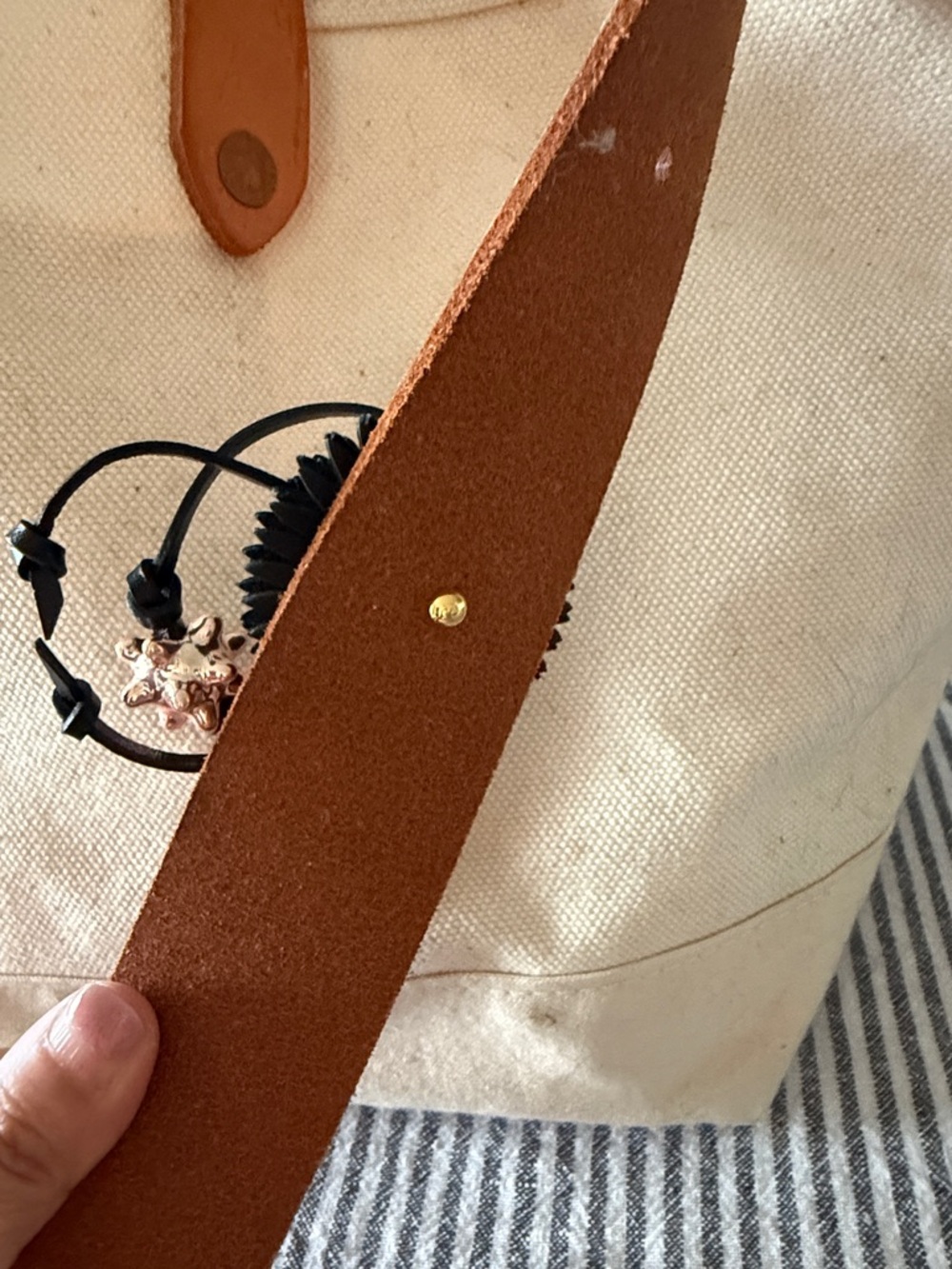 LOEWE Spirited Away Black Soot Sprite Hair Bag Charm with Rose-Gold Star - Picture 8 of 8